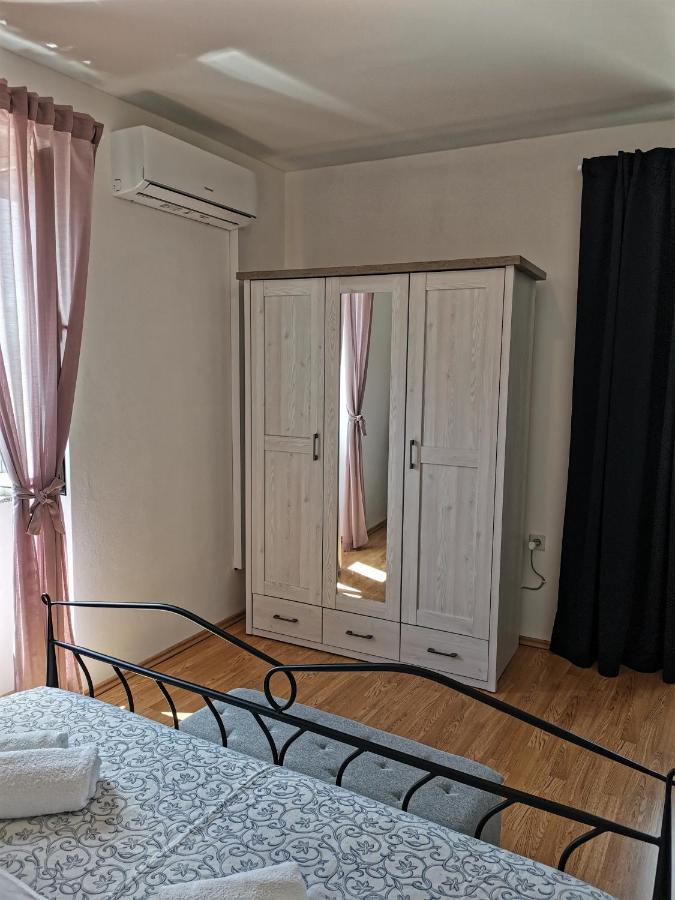 Kuca Za Odmor "Na Paltu" Villa Рисика Екстериор снимка